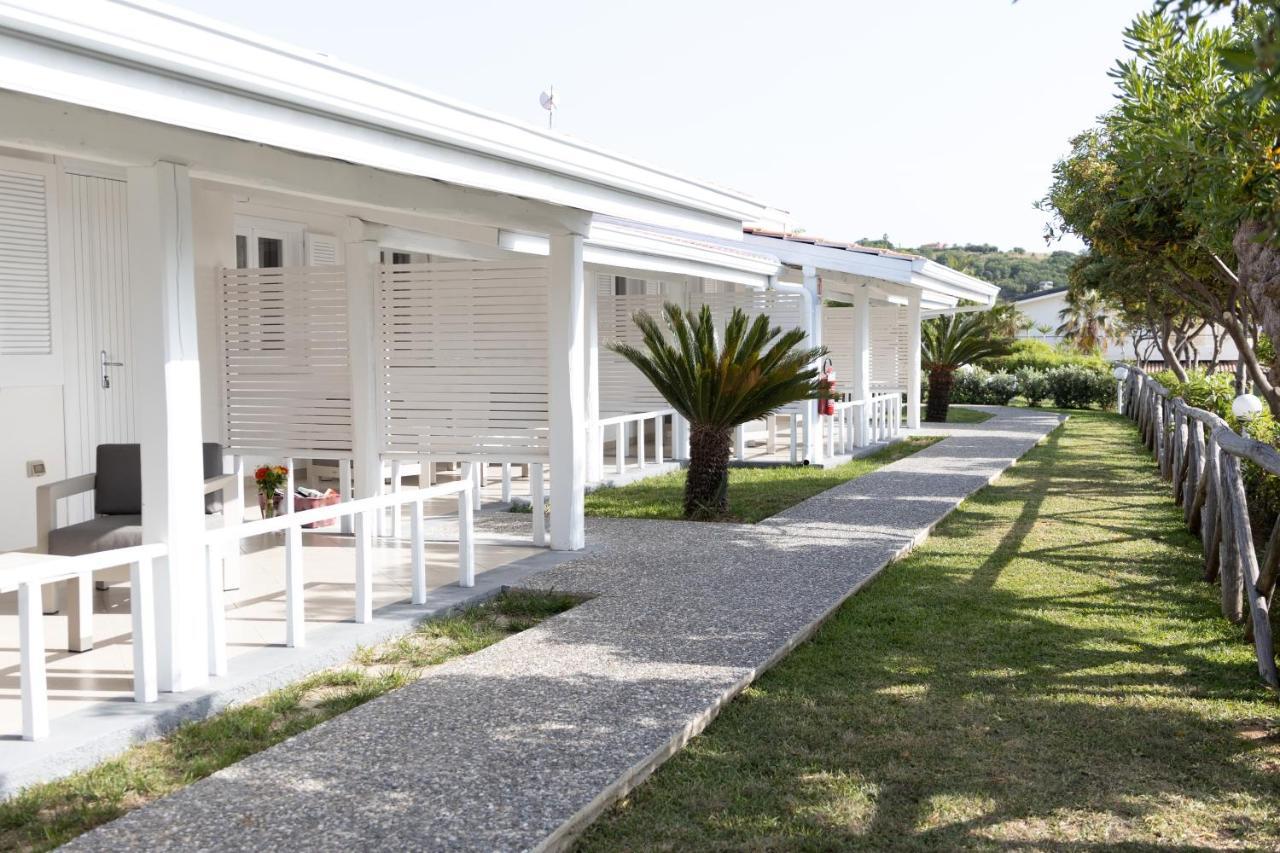 Midenza Suites&Residence Capo Vaticano Esterno foto